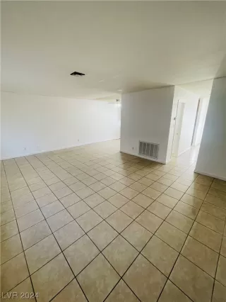 Photo #3: 2551841 Listing 