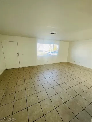 Photo #4: 2551841 Listing 