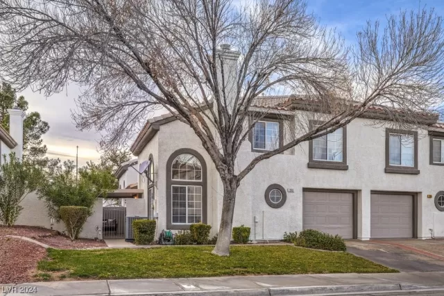 MLS: 2551846 Condo For Sale