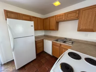 Photo #4: 2551848 Listing 