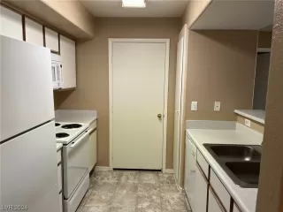 Photo #4: 2551853 Listing