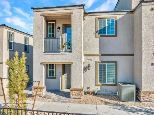 MLS: 2551862 Condo For Sale