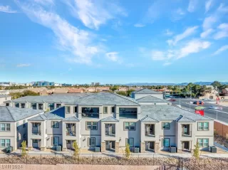 Photo #1: 2551862 Listing