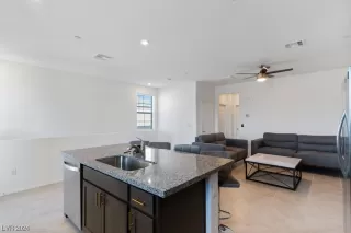 Photo #6: 2551862 Listing