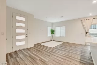 Photo #3: 2551876 Listing