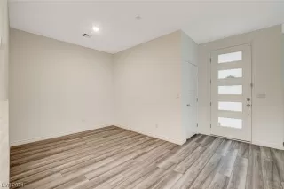 Photo #5: 2551876 Listing