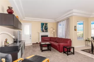 Photo #4: 2551884 Listing