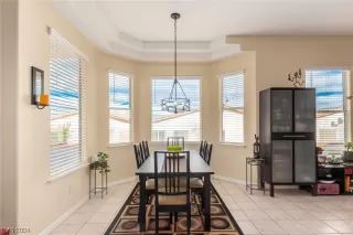 Photo #5: 2551884 Listing