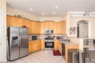 Photo #6: 2551884 Listing