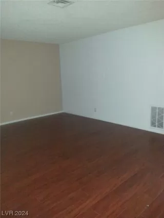 Photo #5: 2551888 Listing