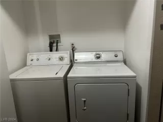 Photo #5: 2551892 Listing 