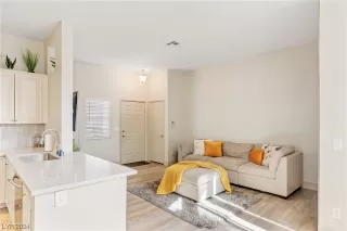 Photo #6: 2551907 Listing