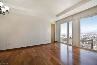 Photo #2: 2551916 Listing 