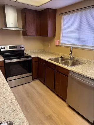 Photo #3: 2551940 Listing 