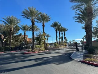 Photo #3: 2551951 Listing 