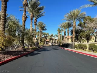 Photo #5: 2551951 Listing 