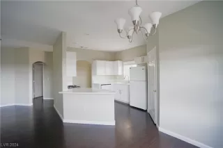 Photo #4: 2551974 Listing