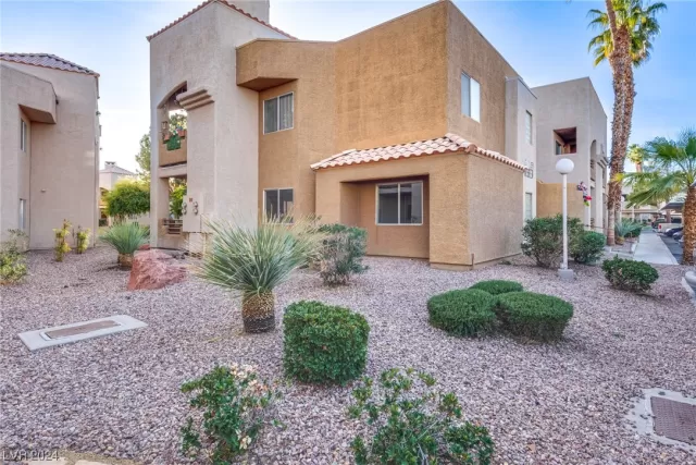 MLS: 2551985 Condo For Sale