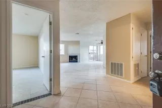 Photo #4: 2551985 Listing