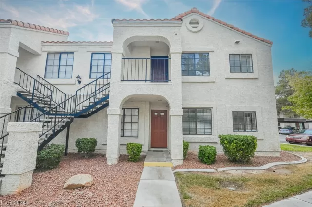 MLS: 2552005 Condo For Sale