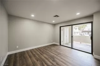 Photo #3: 2552005 Listing