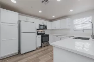 Photo #5: 2552007 Listing 