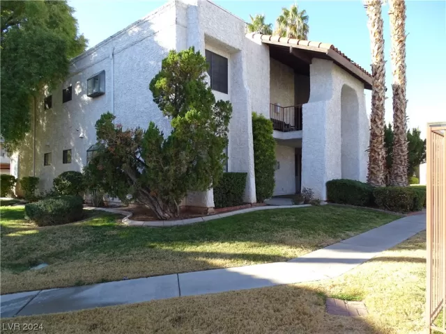 MLS: 2552021 Condo For Sale