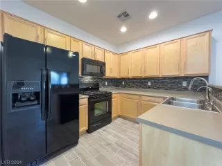 Photo #5: 2552034 Listing 