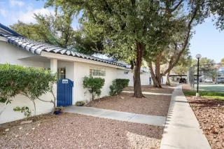 Photo #2: 2552054 Listing