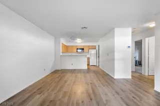 Photo #5: 2552054 Listing