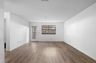 Photo #6: 2552054 Listing