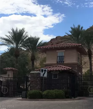 Photo #2: 2552076 Listing 