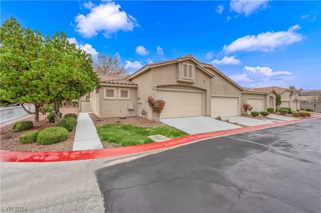 MLS: 2552077 Condo For Sale