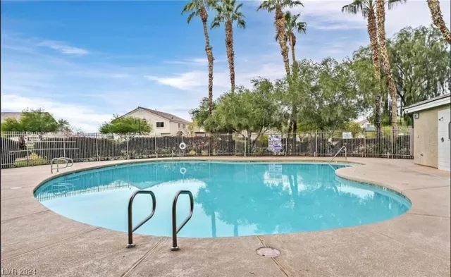 MLS: 2552108 Condo For Sale