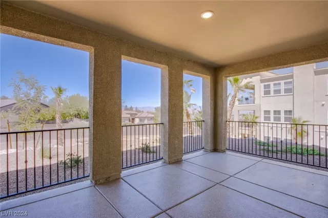 MLS: 2552116 Condo For Sale