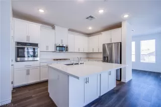 Photo #2: 2552116 Listing 