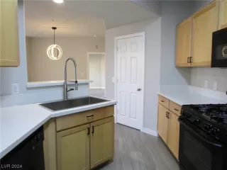 Photo #4: 2552125 Listing 