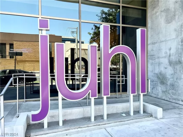 MLS: 2552128 Condo For Sale