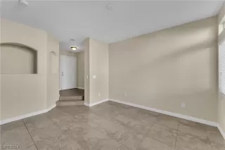 Photo #4: 2552201 Listing