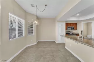 Photo #5: 2552201 Listing