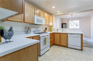 Photo #6: 2552217 Listing