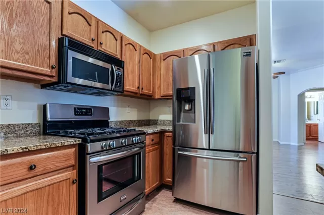 MLS: 2552218 Condo For Sale