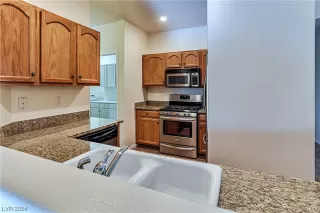 Photo #3: 2552218 Listing 