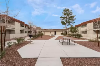 Photo #5: 2552262 Listing 