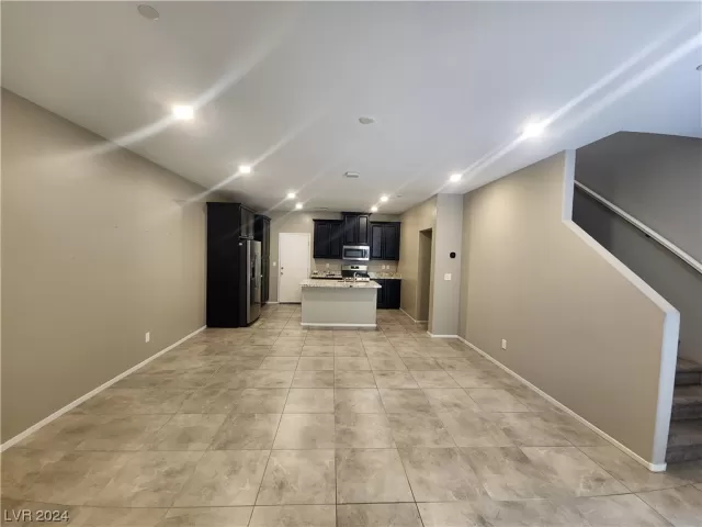 MLS: 2552264 Condo For Sale