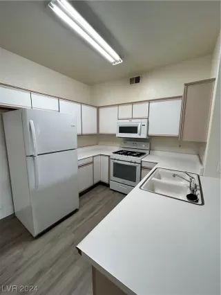 Photo #3: 2552288 Listing 