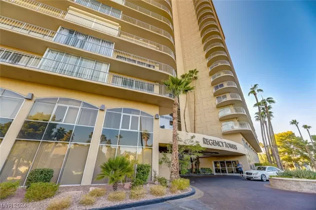 MLS: 2552298 Condo For Sale