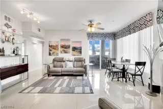 Photo #3: 2552316 Listing