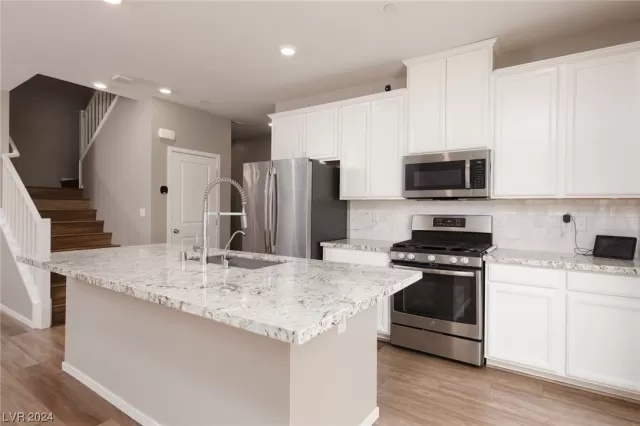 MLS: 2552329 Condo For Sale