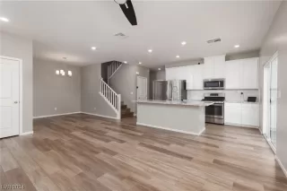 Photo #5: 2552329 Listing